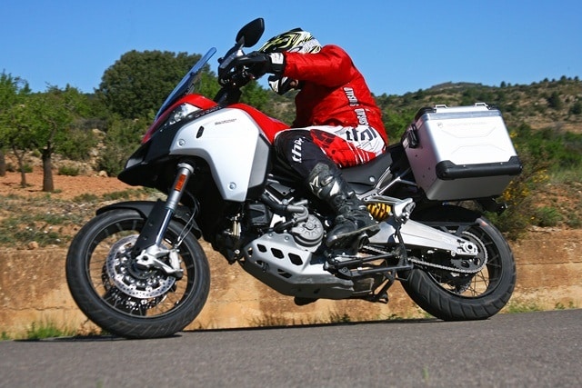Ducati Multistrada Enduro perfil primer plano