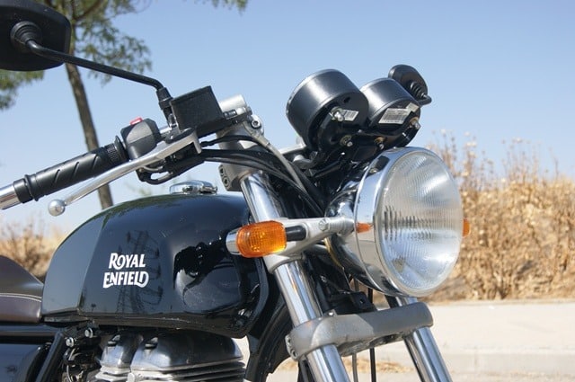 Royal Enfield continental GT faro dos