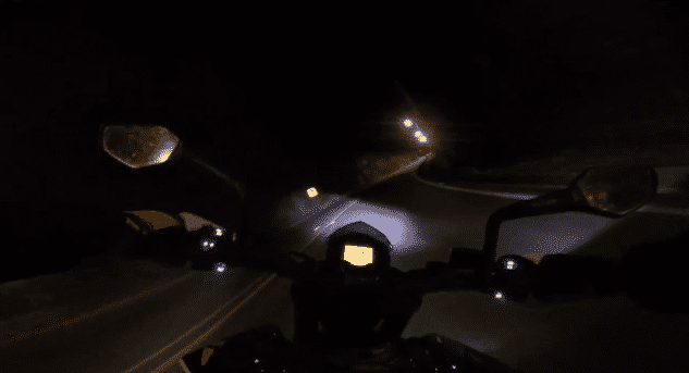Relato de la moto Premiado por RNE llegando de noche