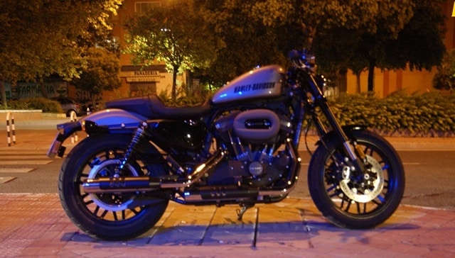 Harley Davidson sportster roadster noche