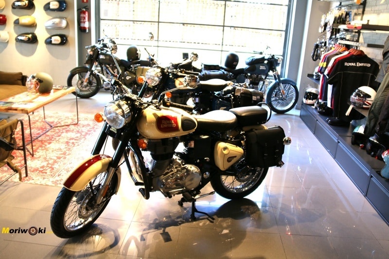 Royal Enfield Madrid crema