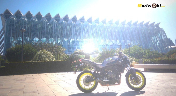 Viajamos a Valencia con la Yamaha MT07 