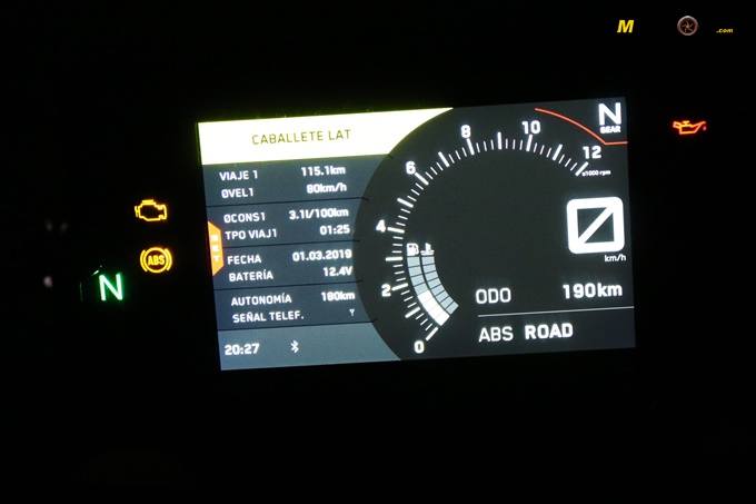 Información nocturna en la KTM 125 Duke. 