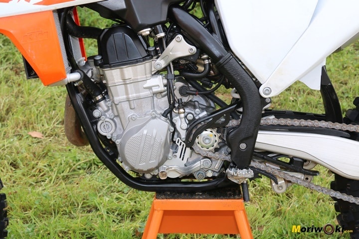 Motor de 449 cc en la prueba de la KTM 450 SX-F