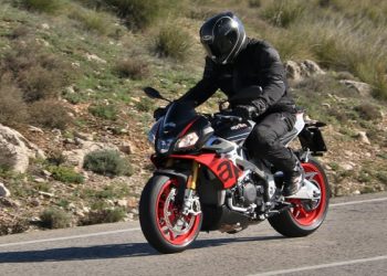 Prueba Aprilia Tuono V4 1100 Factory MY19