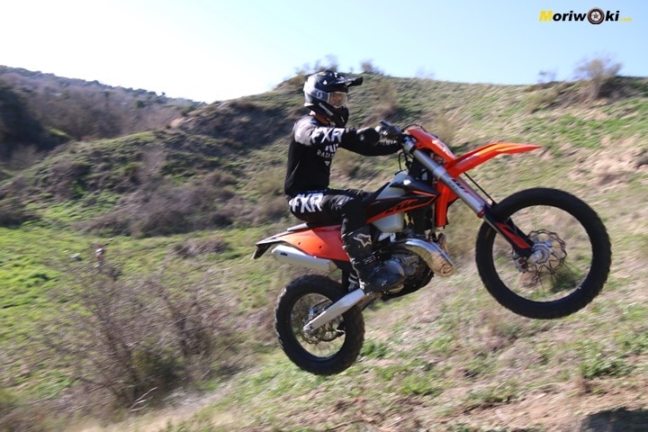 Con la KTM EXC 300 TPI en la Comparativa enduro 2T & 4T