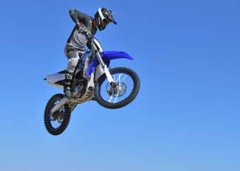 Prueba Yamaha YZF250 salto horquilla