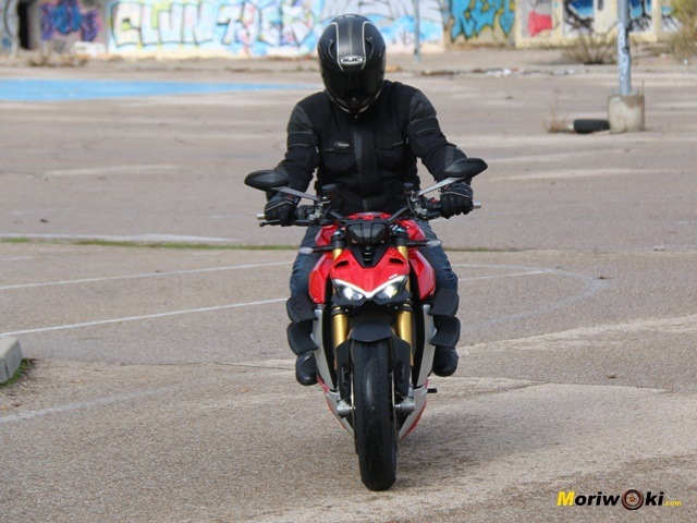 En marcha con la Ducati Streetfighter V4 S