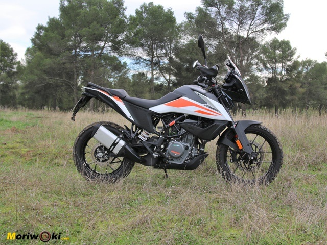 Perfil izquierdo. Prueba KTM 390 Adventure..