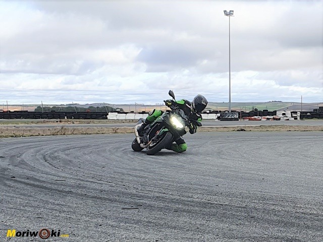 Kawasaki Z H2. Curva rápida