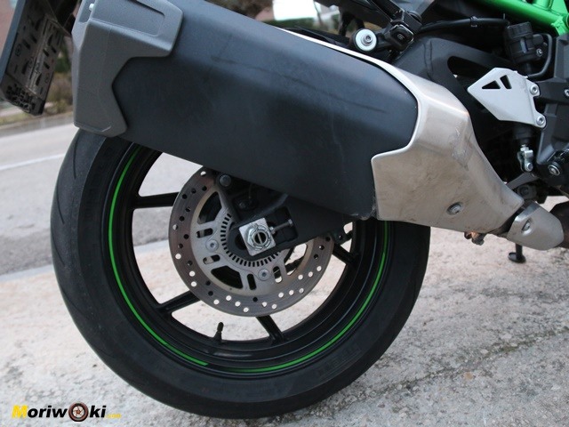 Prueba Kawasaki Z-H2. Escape.