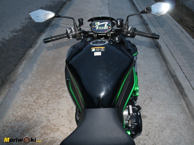 Prueba Kawasaki Z-H2. Posicion