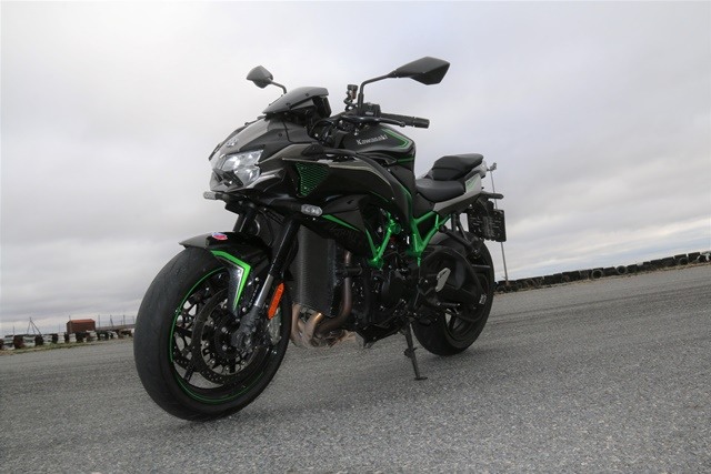  Prueba Kawasaki Z-H2.. Planta izquierda