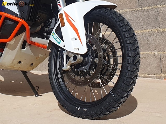 Prueba-KTM-1290-Super-Adventure-R-2021-Neumatico