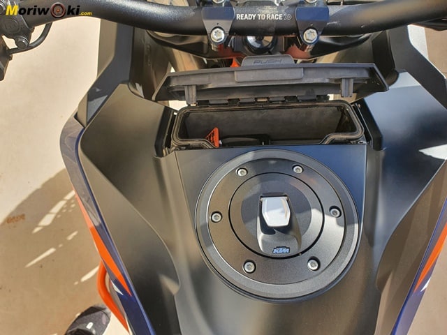 Prueba-KTM-1290-Super-Adventure-R-2021-guantera.