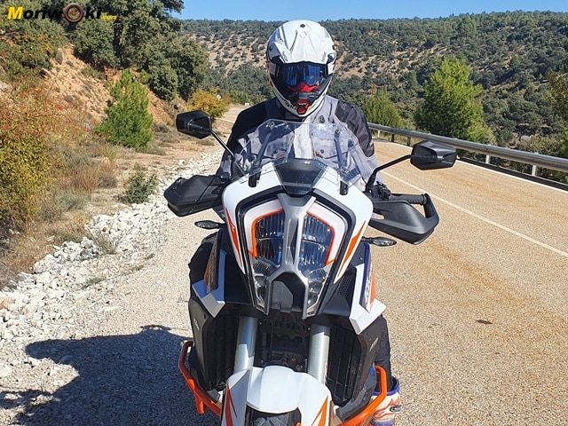 Prueba-KTM-1290-Super-Adventure-R-2021-luces