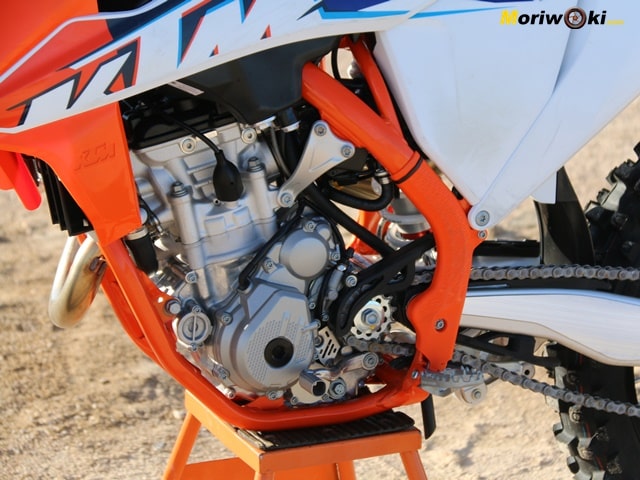 Prueba-KTM-250-SX-F-motor-250