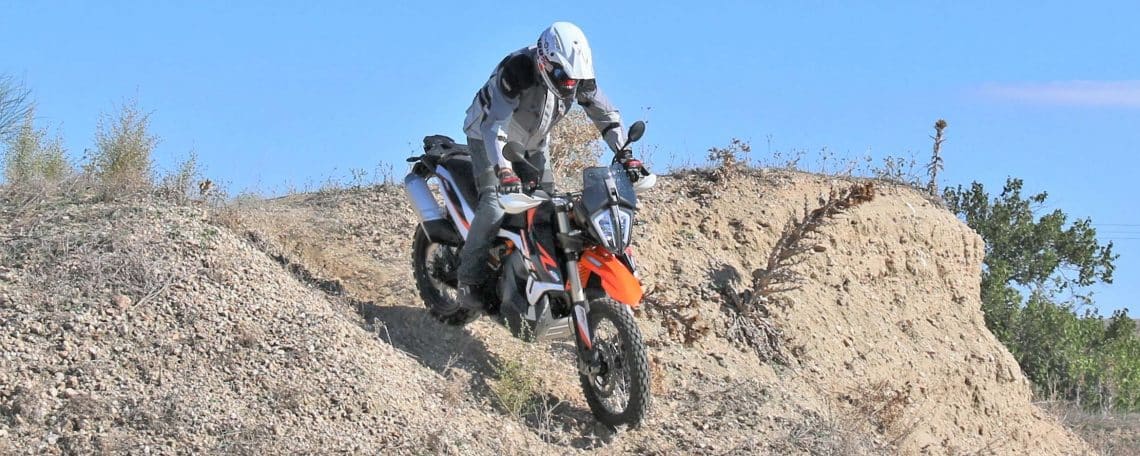 Prueba KTM 890 Adventure R Portada reportaje.