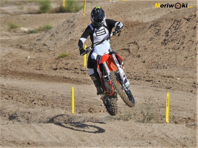 KTM-450-SX-F-Prueba-a-fondo-a-tope