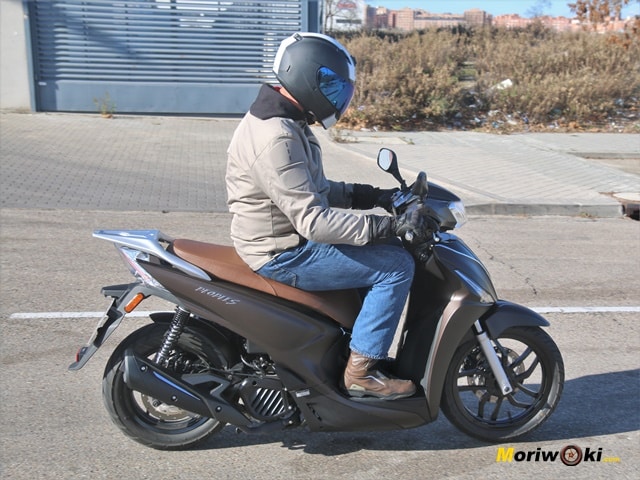 Prueba-Kymco-People-S-125i-posicion