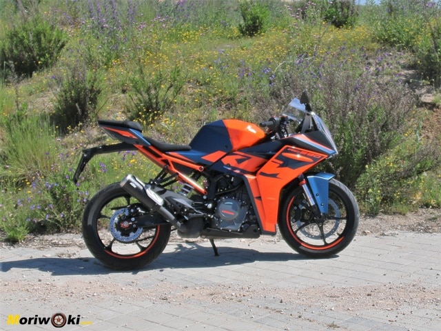 Prueba-KTM-RC-390-perfil.