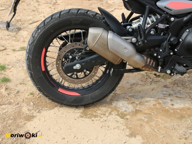 Prueba Royal Enfield Himalayan 450 Rueda 17